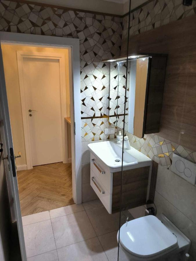 شقة Luxury Airport Retreat كلوج-نابوكا المظهر الخارجي الصورة